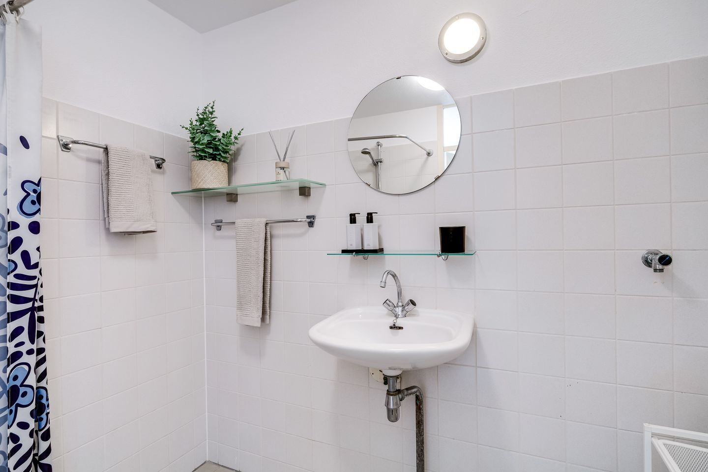 Foto 35 van Aartsbisschop Romerostraat 223