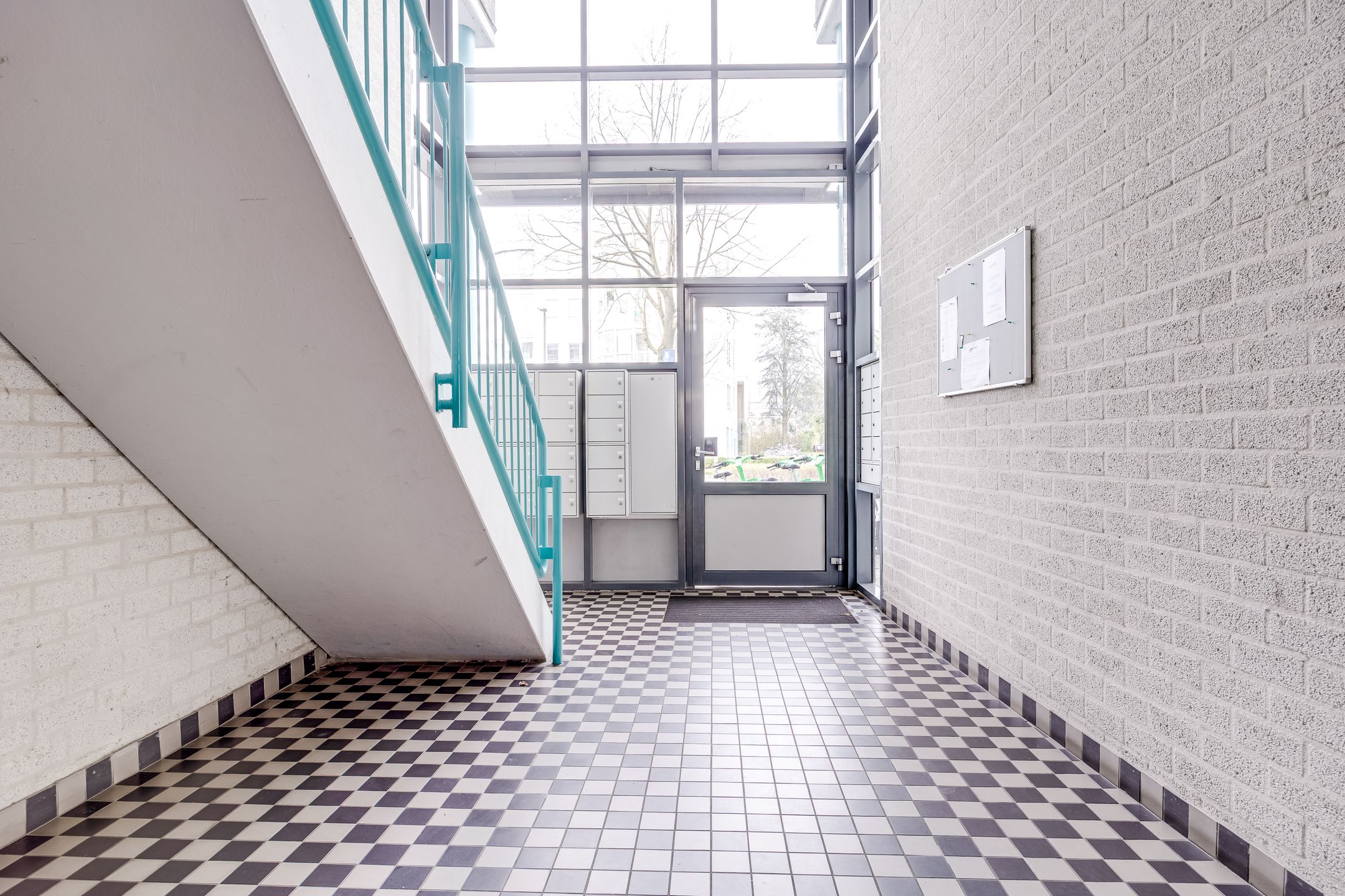 Foto 42 van Aartsbisschop Romerostraat 223