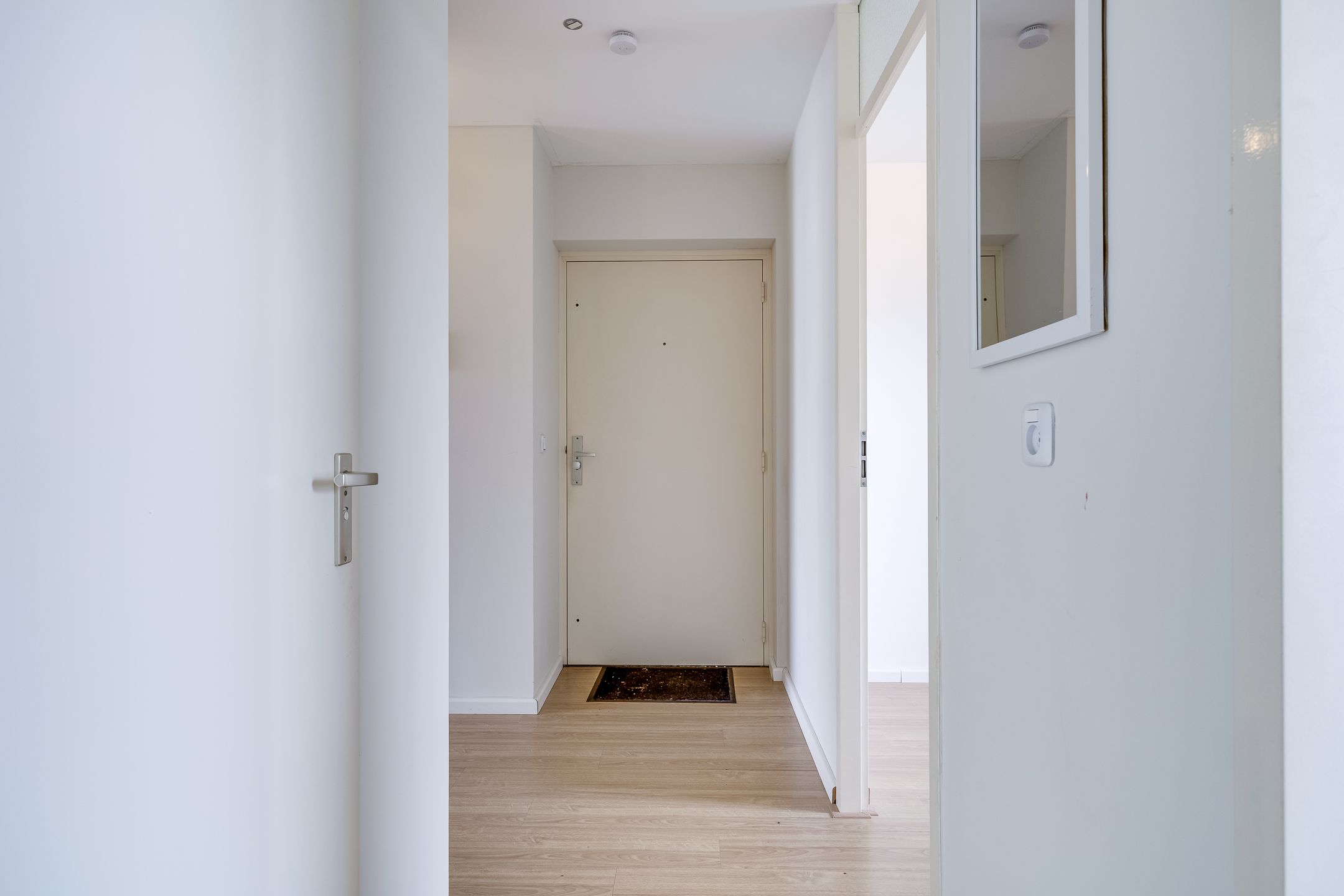 Foto 27 van Aartsbisschop Romerostraat 223