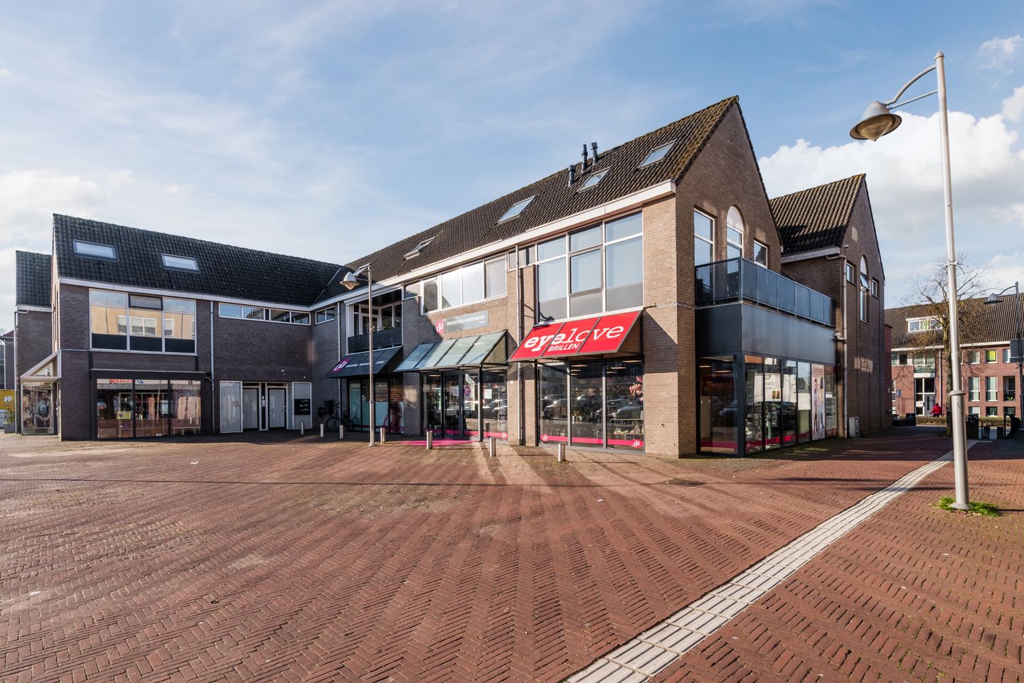 Bekijk foto 1 van Markt 28