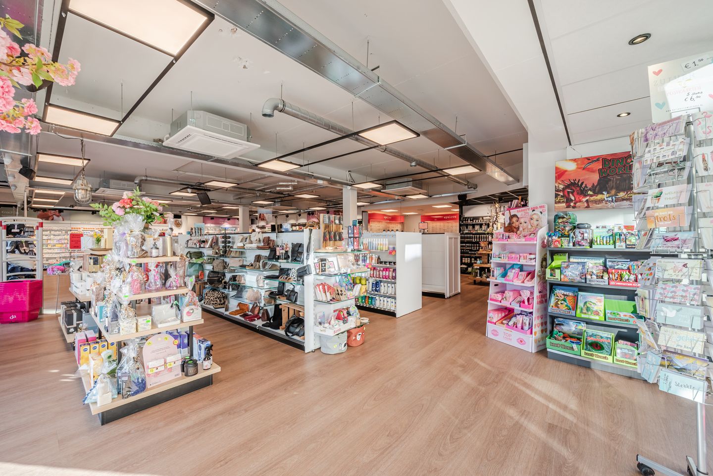 Bekijk foto 4 van Markt 28