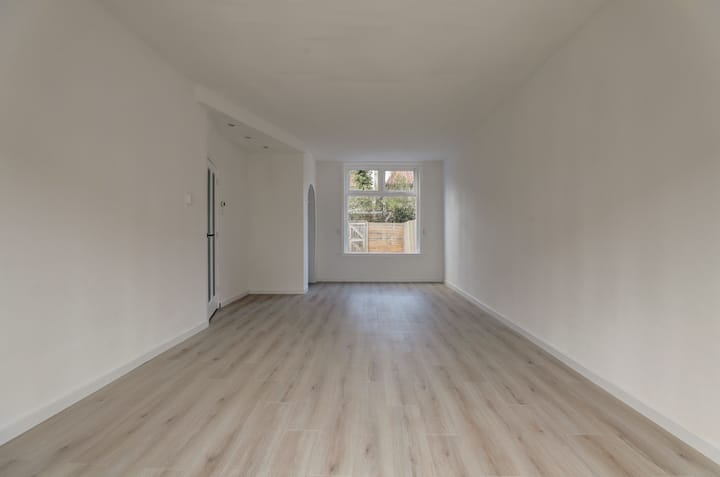 Tussenwoning te koop: van beverwijckstraat 13, Leeuwarden