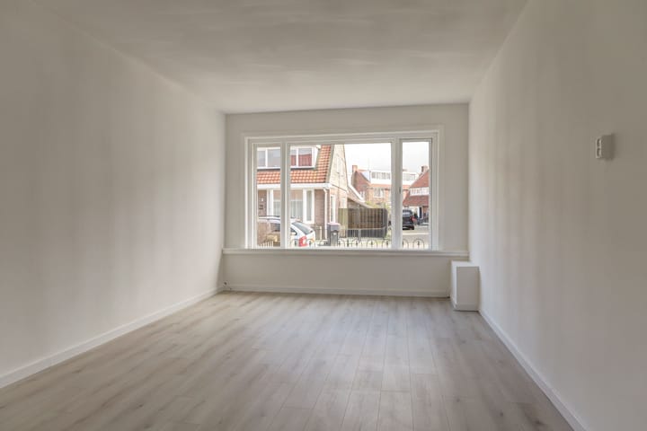 Tussenwoning te koop: van beverwijckstraat 13, Leeuwarden