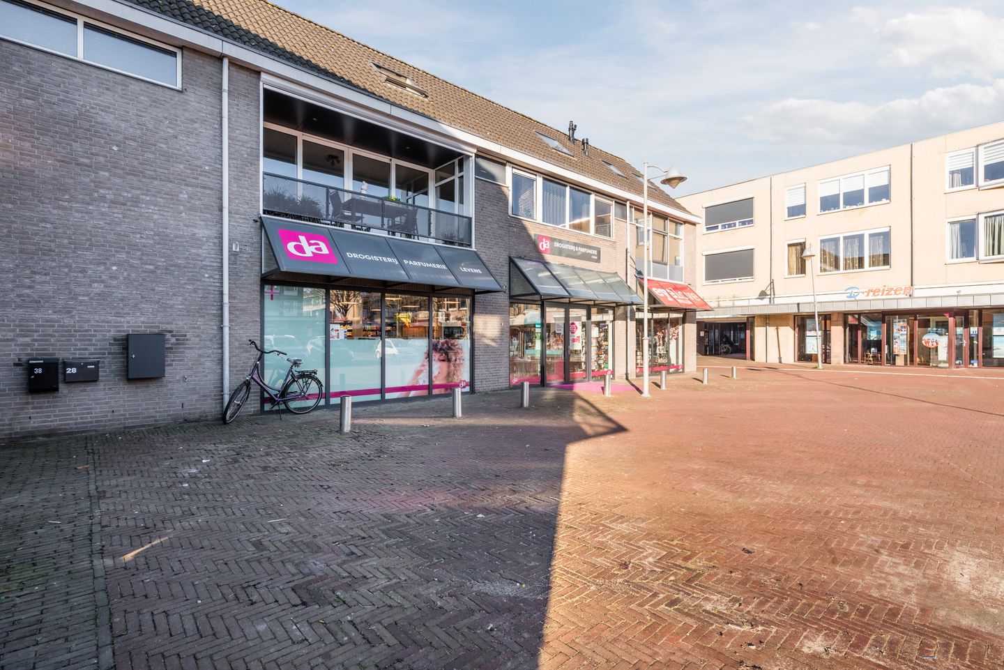 Bekijk foto 3 van Markt 28