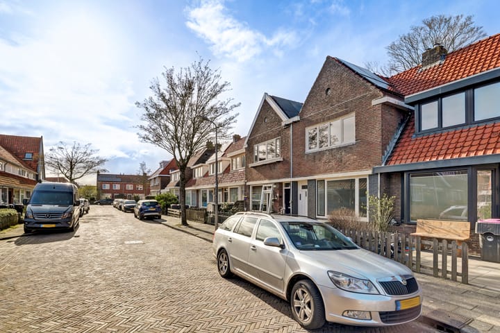 Photo 2 of van Beverwijckstraat 13