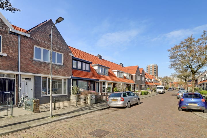 Photo 3 of van Beverwijckstraat 13