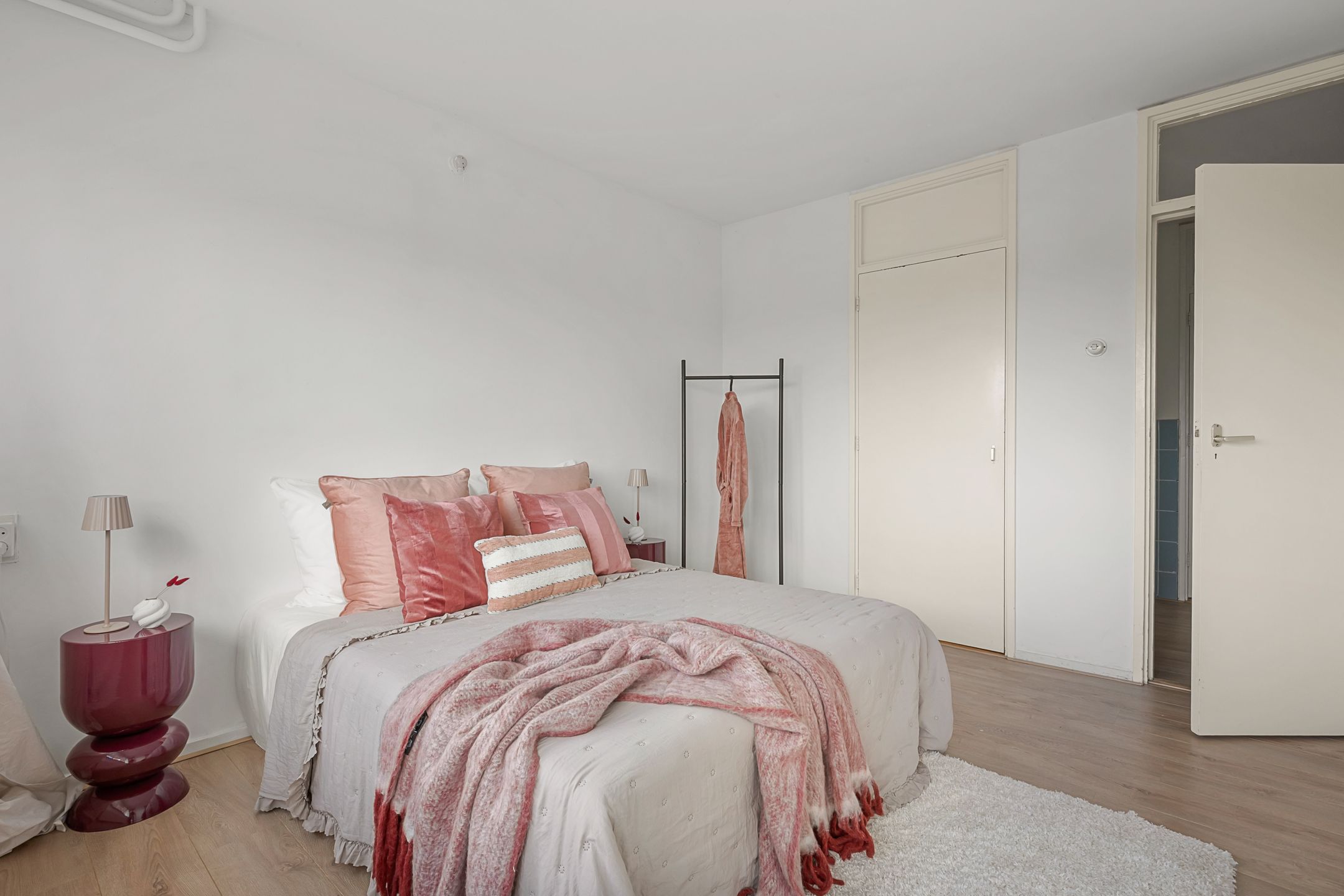 Bright corner apartment with balcony in green Tuindorp-Oost — 18