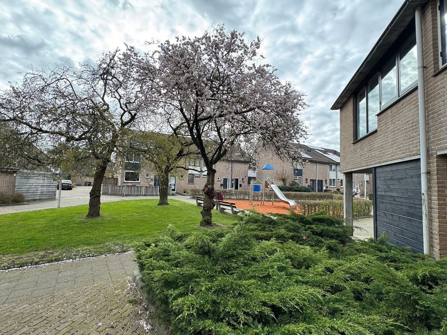 Foto 25 van Robert Stolzstraat 112