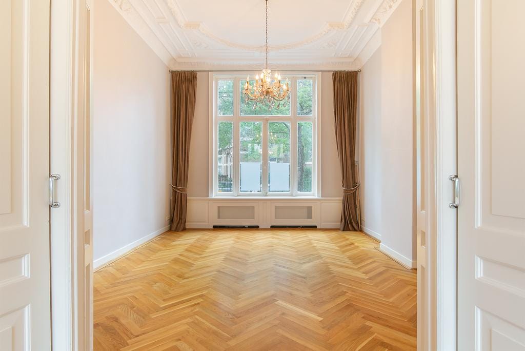 Photo 3 of Adelheidstraat 1