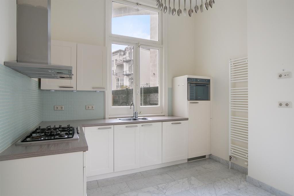 Photo 15 of Adelheidstraat 1