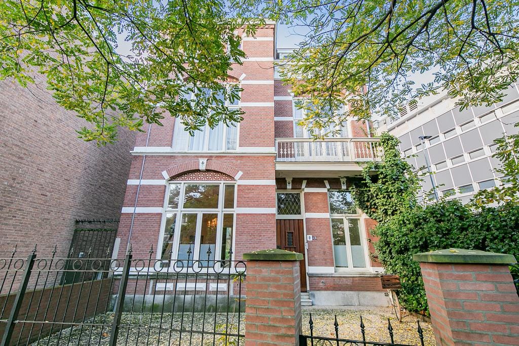 Photo 23 of Adelheidstraat 1