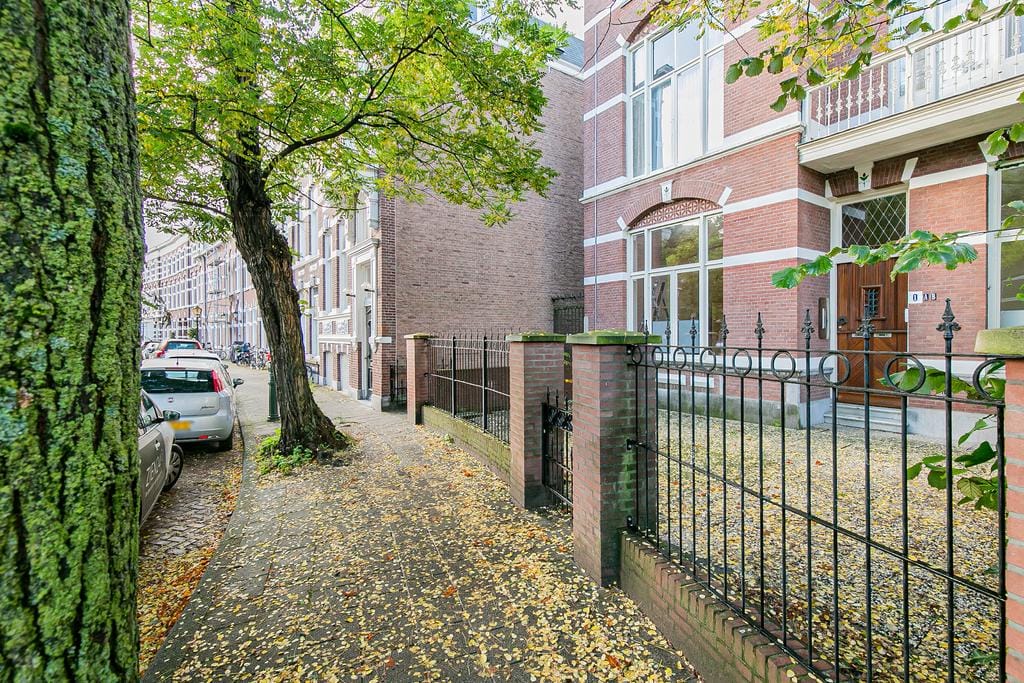 Photo 24 of Adelheidstraat 1