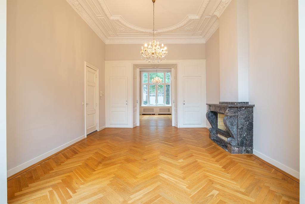 Photo 14 of Adelheidstraat 1