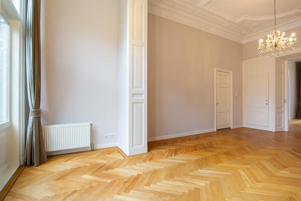 Photo 13 of Adelheidstraat 1