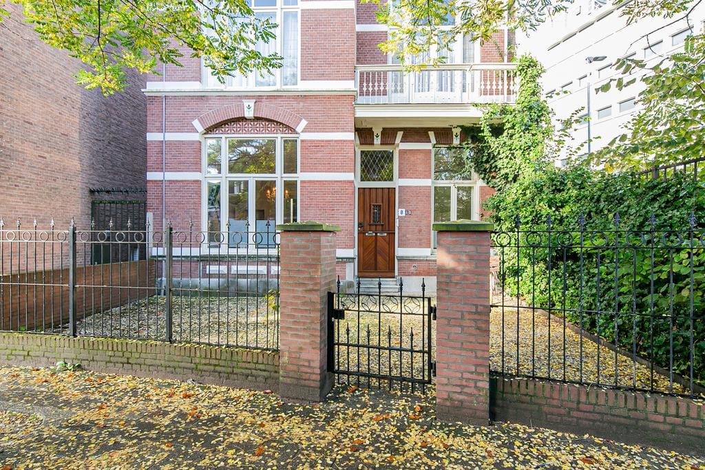 Photo 25 of Adelheidstraat 1