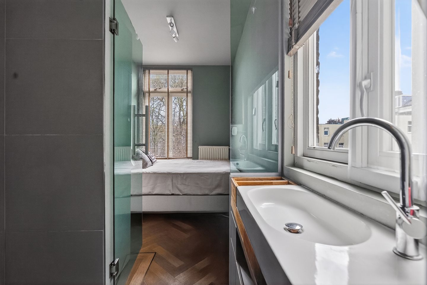Beautiful apartment in the green Plantage neighborhood of Amsterdam — 24