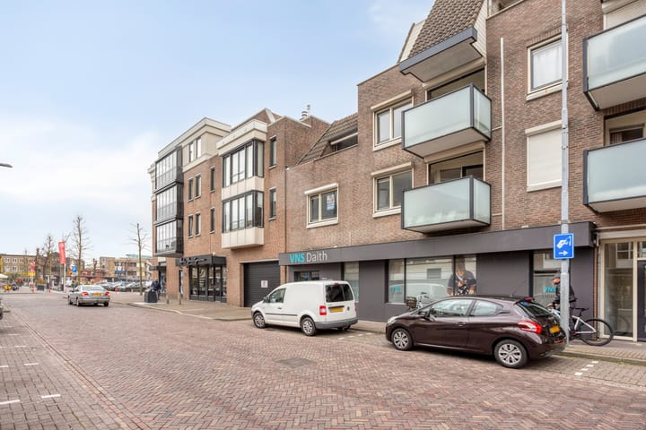 Photo 3 of Julianastraat 10