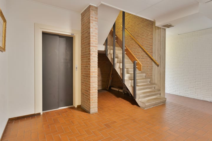 Photo 4 of Julianastraat 10