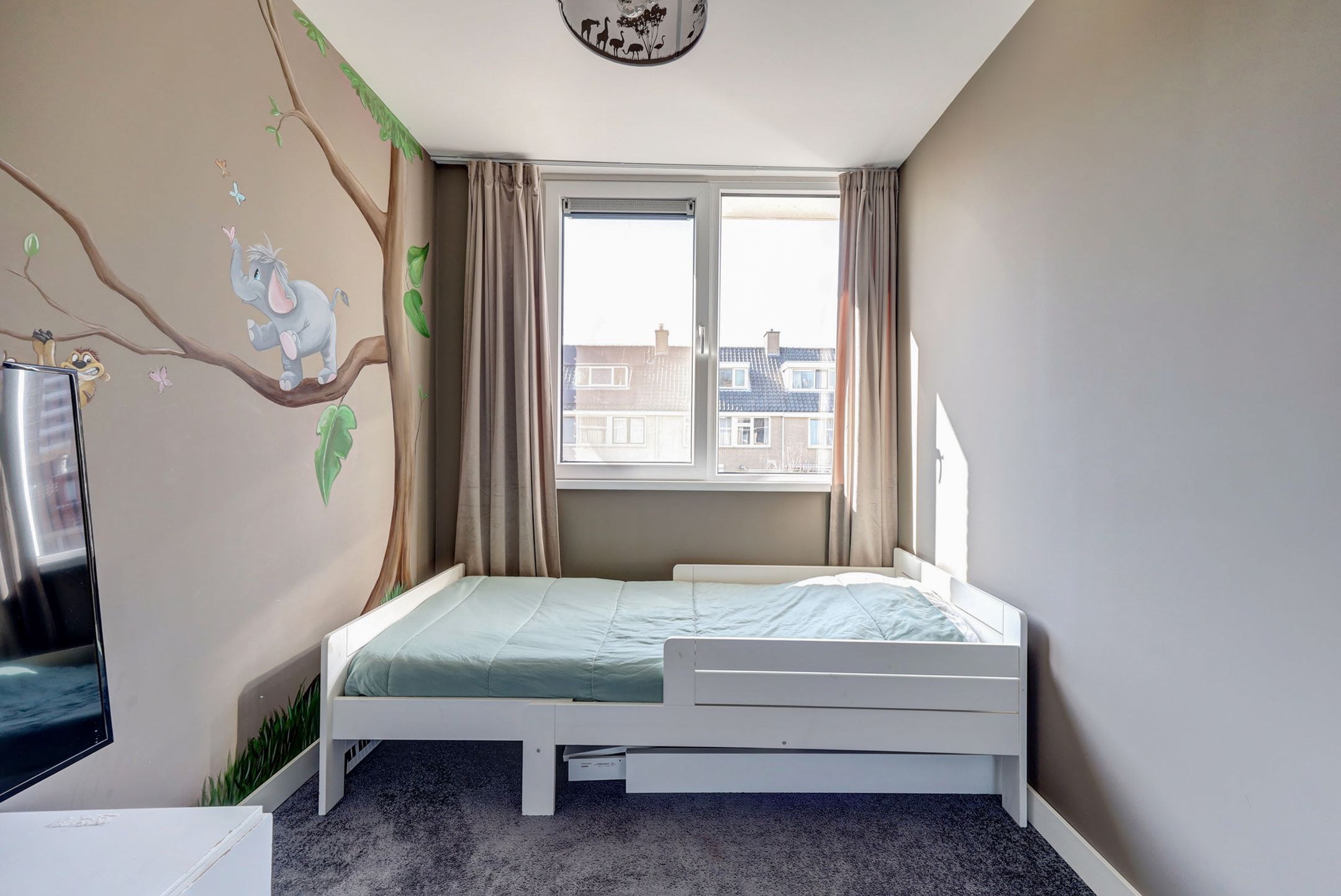 Stunning Renovated Home with Energy Label A Opposite Park — 21