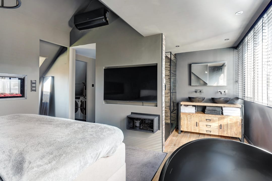 Stunning Renovated Home with Energy Label A Opposite Park — 28