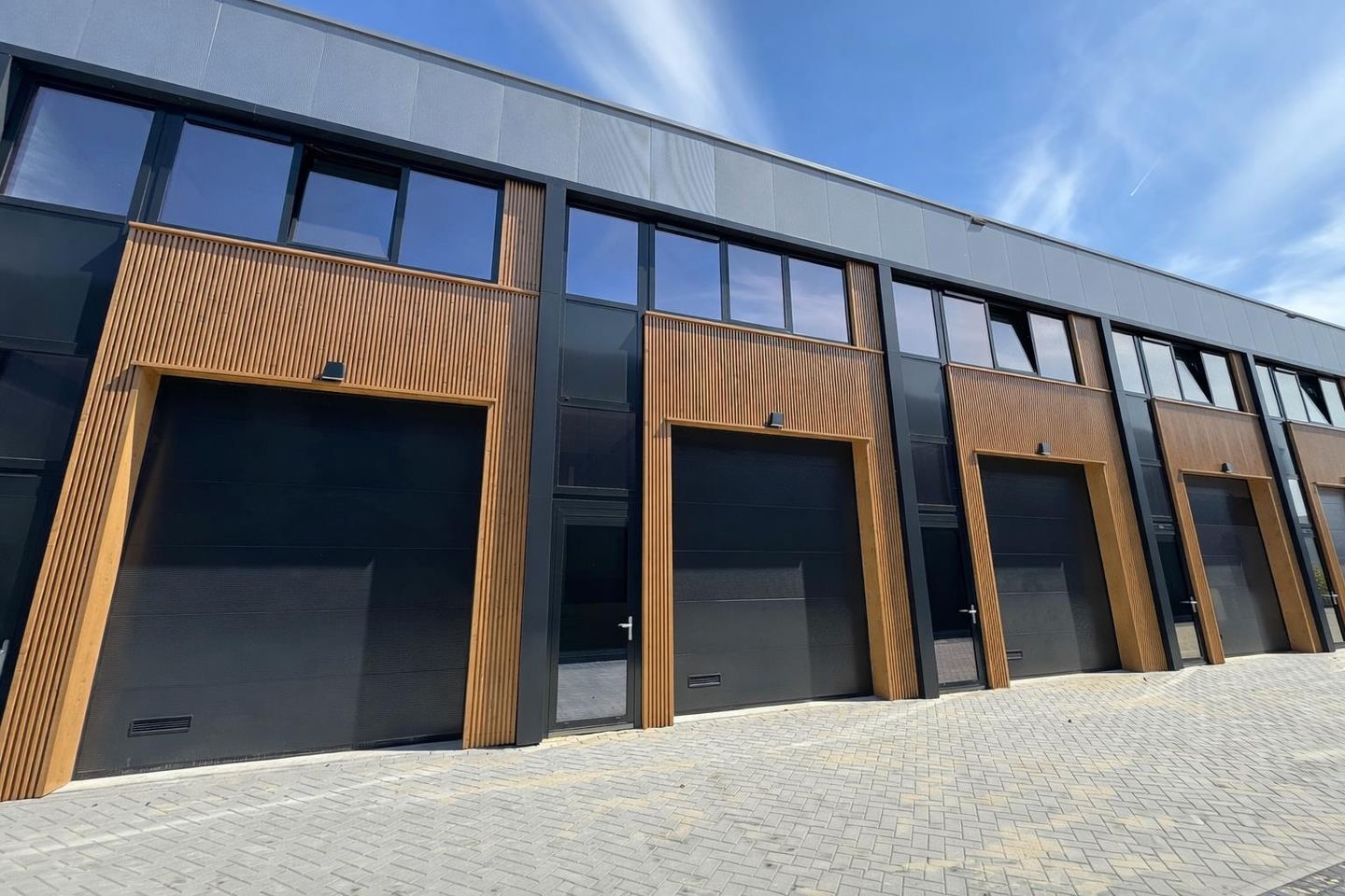 Bekijk foto 1 van Friezenstraat 12-F