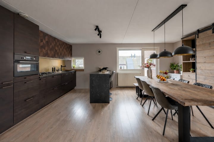 Foto 2 van Kazerneplein 18