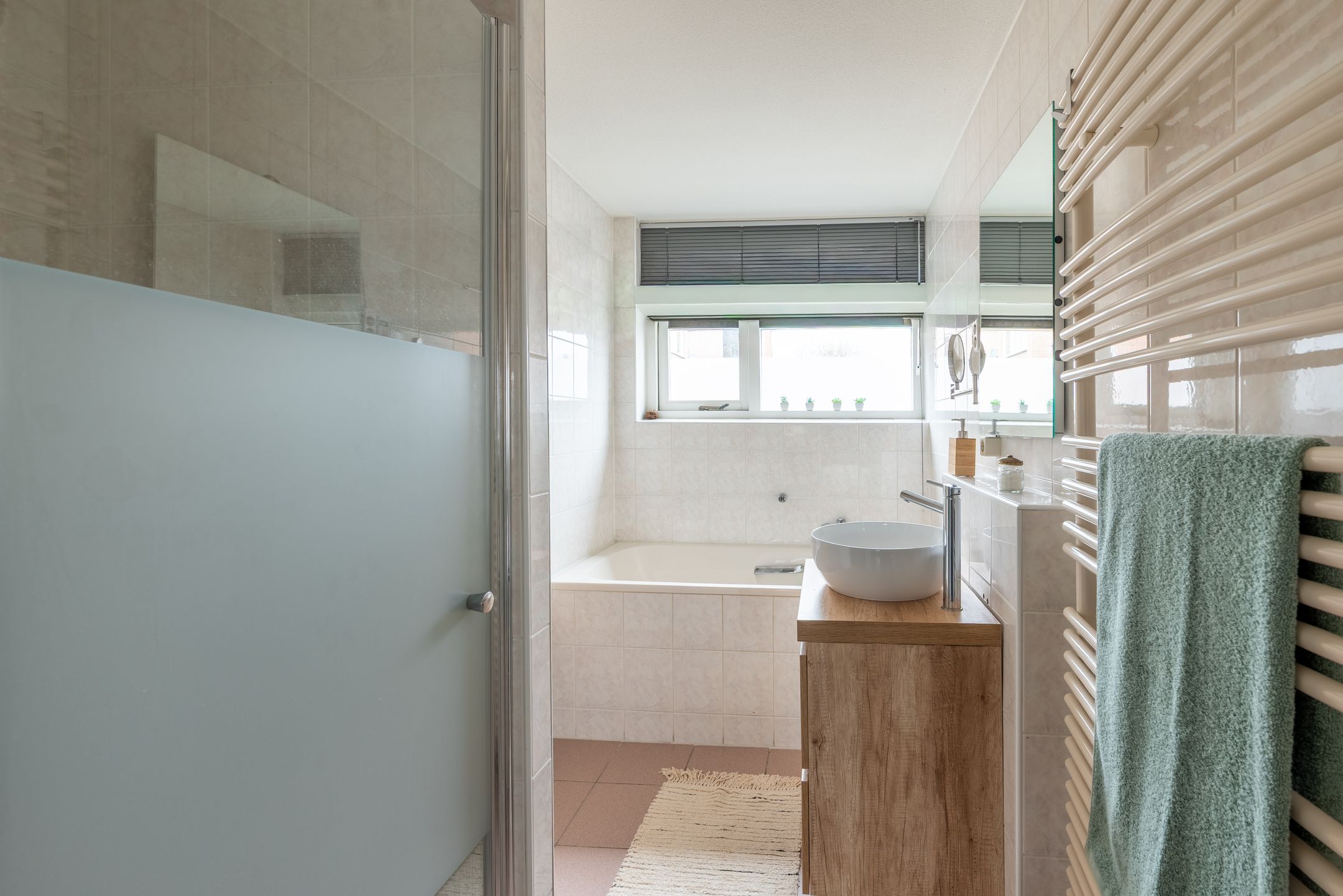 City living with south-facing loggia and private parking — 12