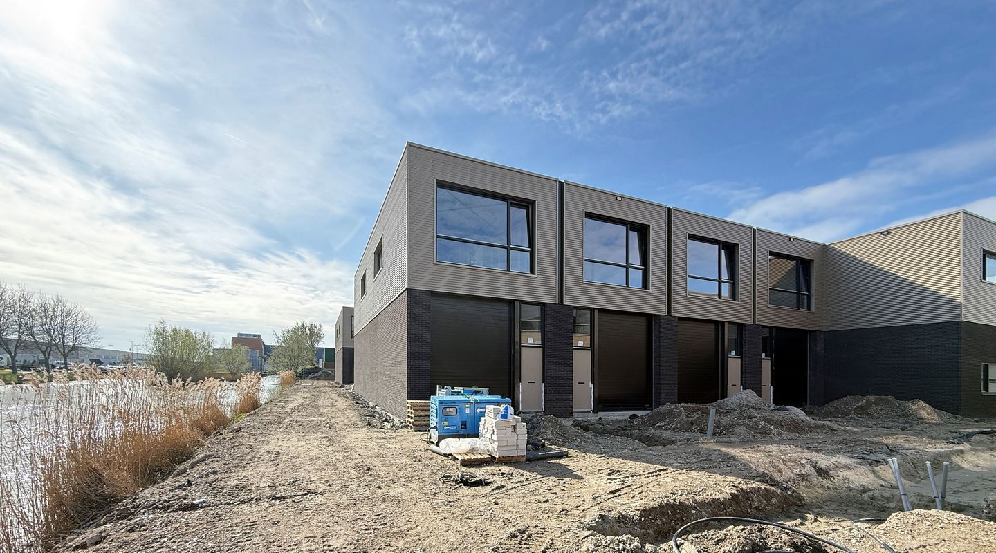 Bekijk foto 2 van Oosteinde 5-b1