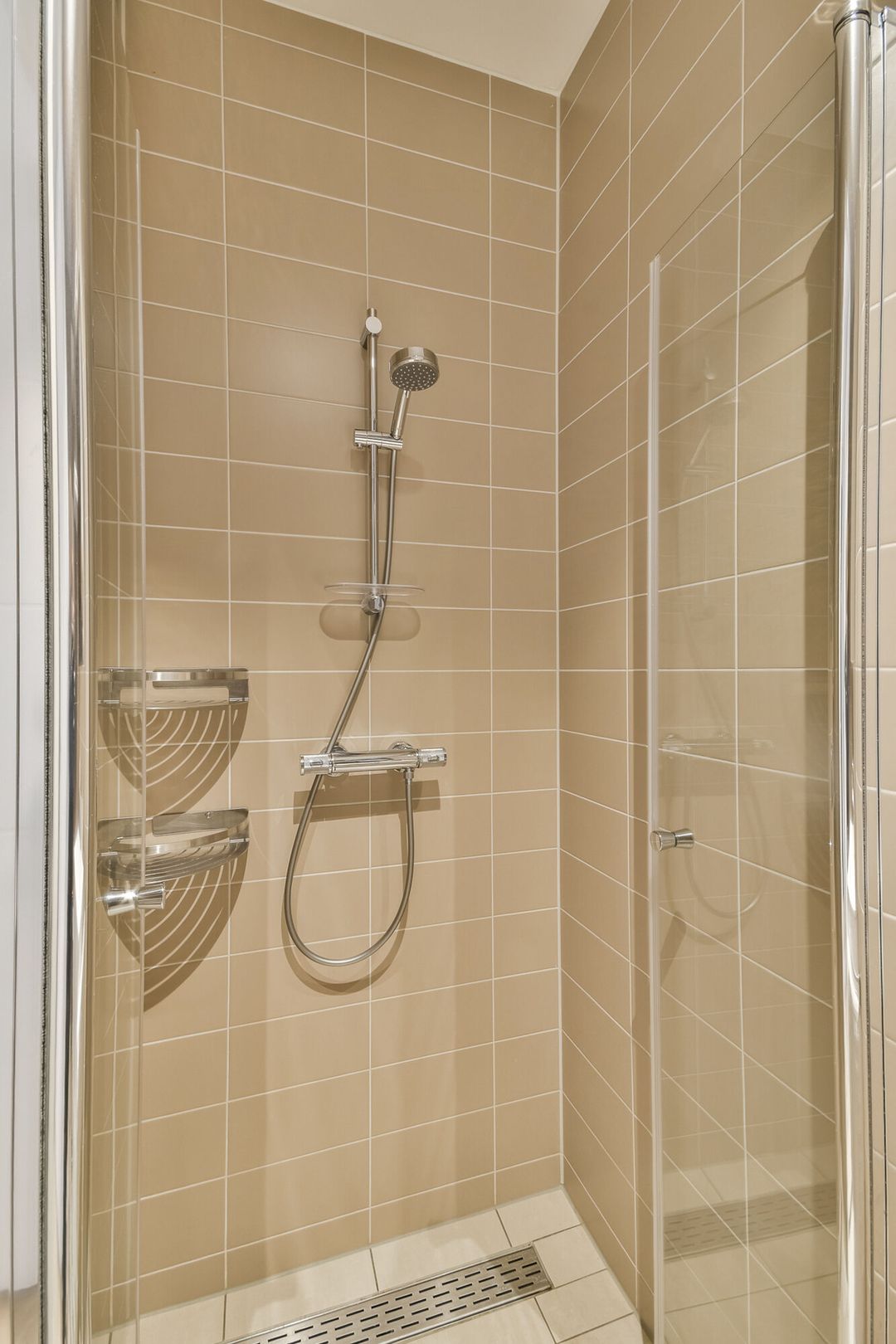 Foto 16 van Lutonhof 379