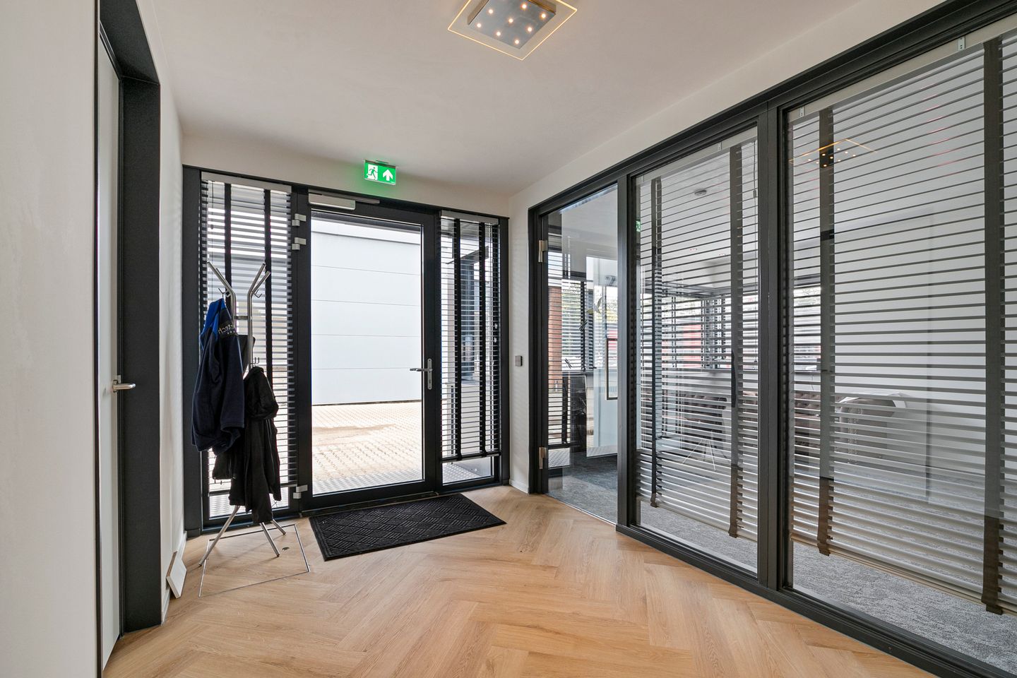 Bekijk foto 4 van M.J. van Olmstraat 5