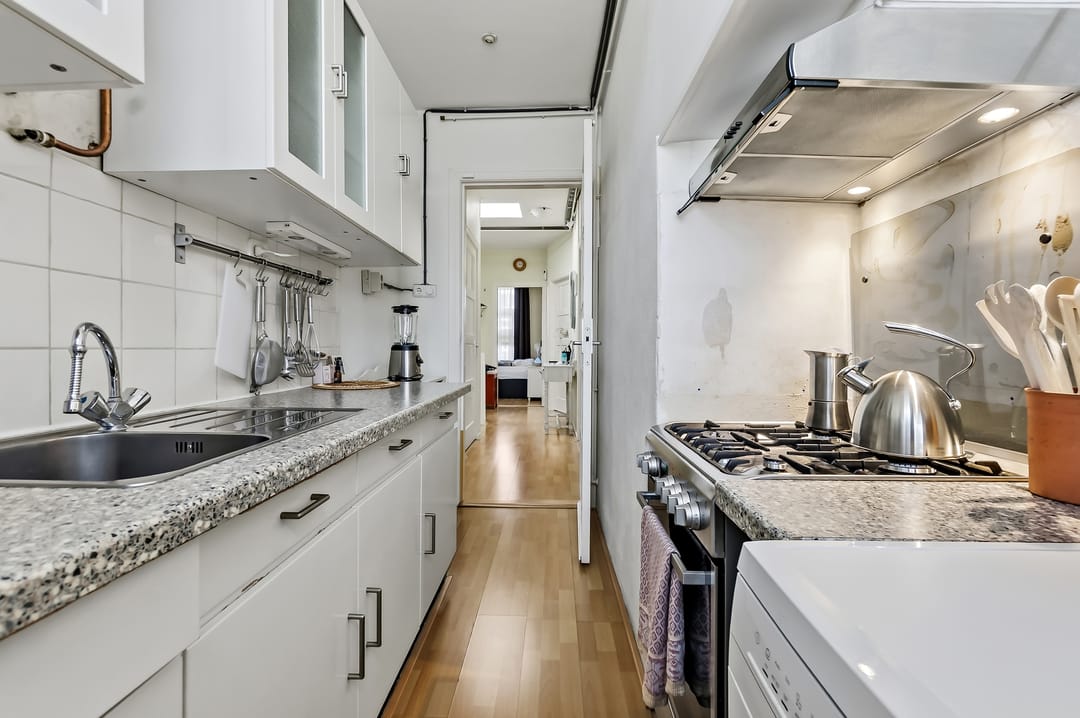 Light and atmospheric 4-room apartment with sunny balcony in Vruchtenbuurt — 17
