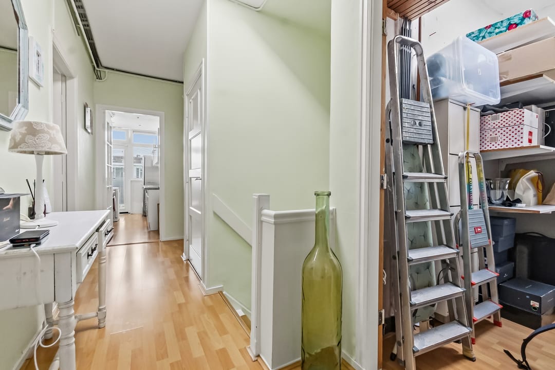 Light and atmospheric 4-room apartment with sunny balcony in Vruchtenbuurt — 23