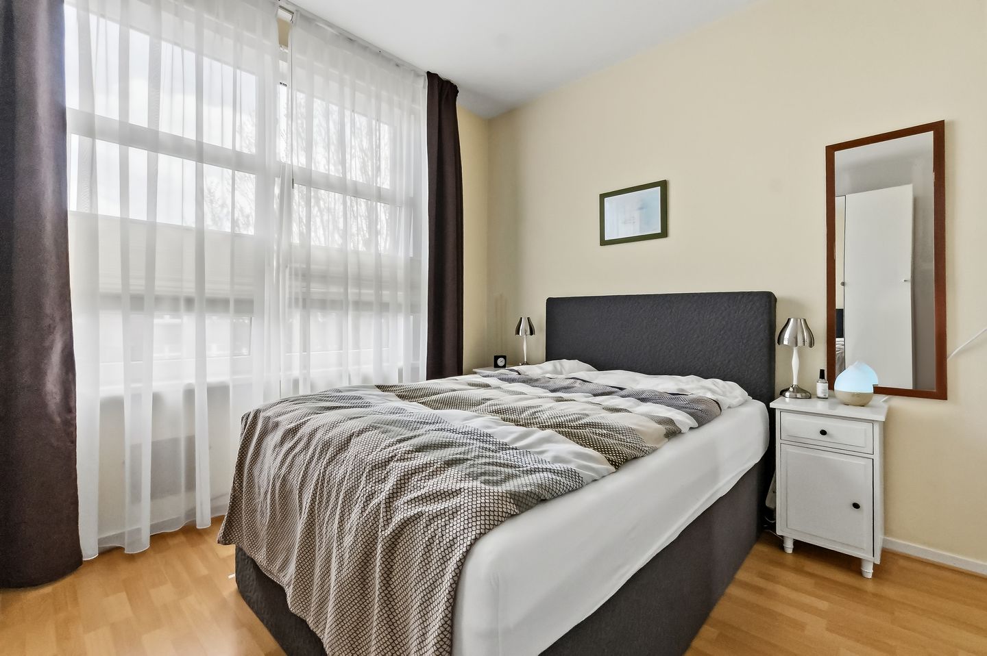 Light and atmospheric 4-room apartment with sunny balcony in Vruchtenbuurt — 25