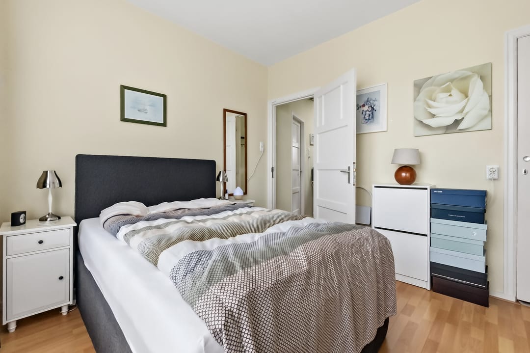 Light and atmospheric 4-room apartment with sunny balcony in Vruchtenbuurt — 26