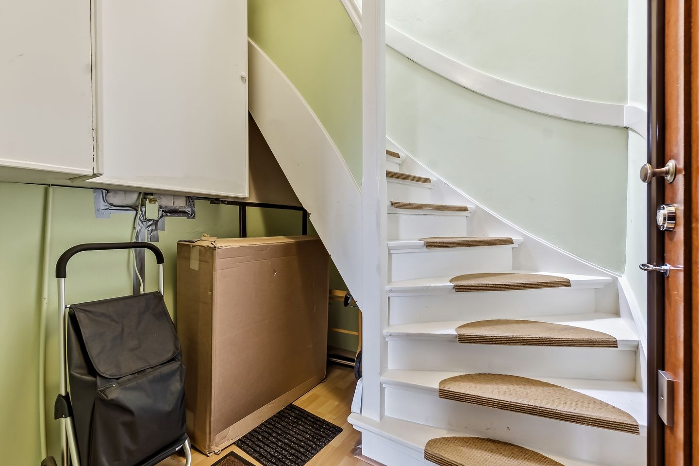 Light and atmospheric 4-room apartment with sunny balcony in Vruchtenbuurt — 29