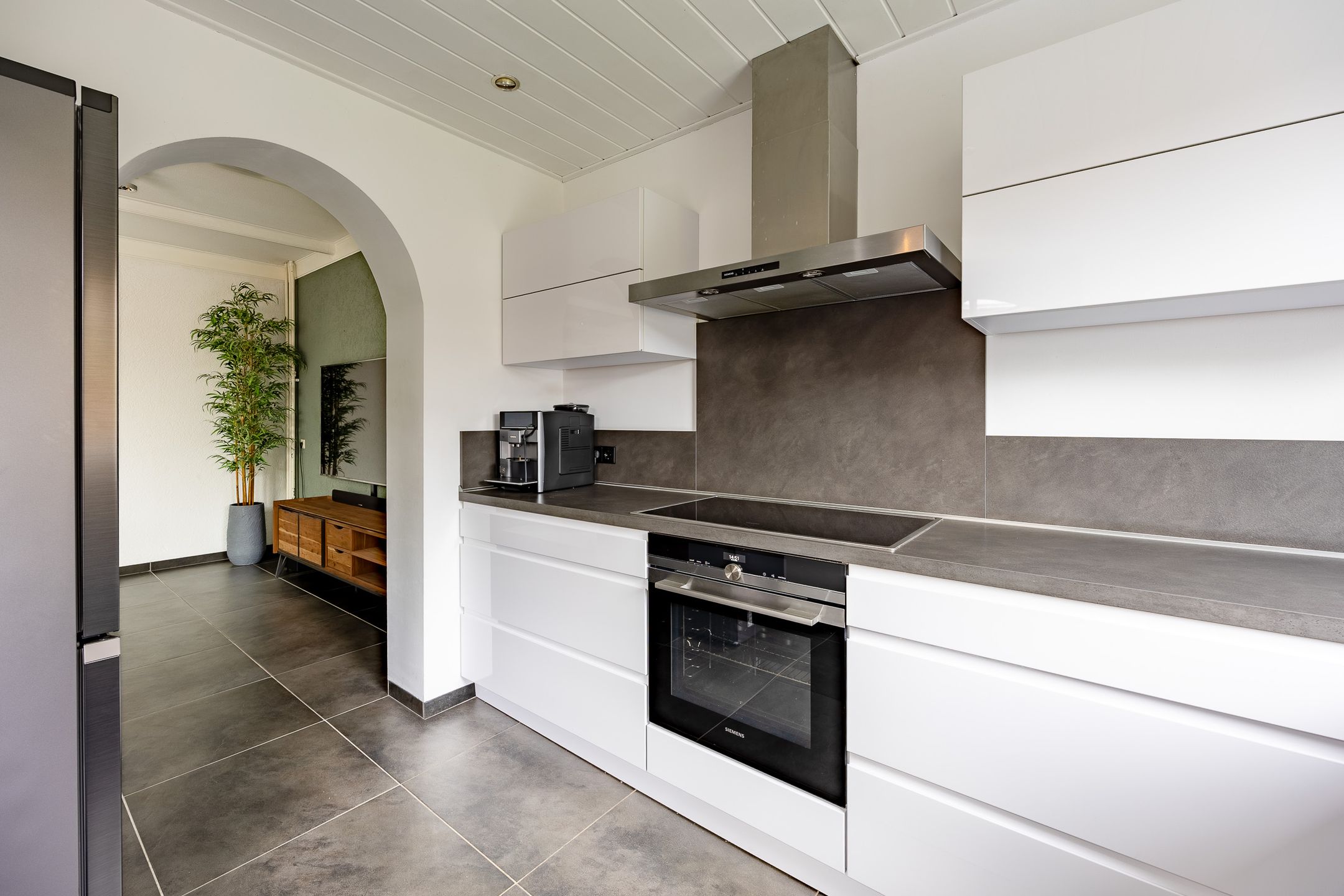 Photo 15 of Meeuwstraat 14