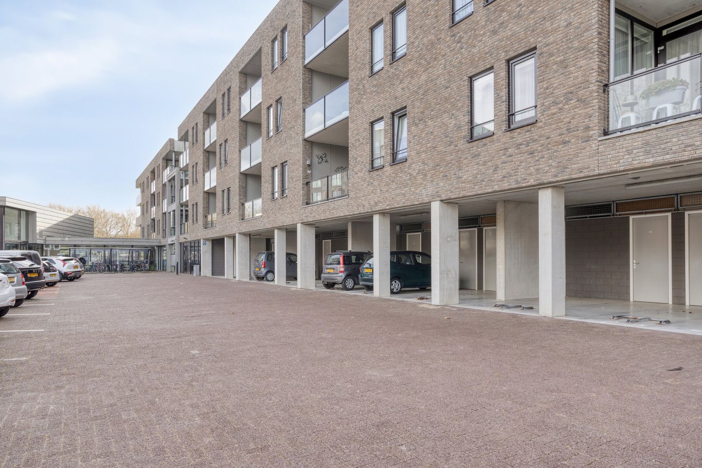 Modern Senior Apartment with South-Facing Balcony and Indoor Parking in Terneuzen — 19