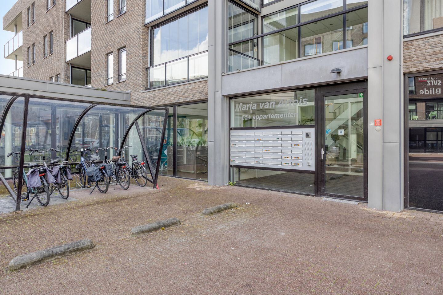 Modern Senior Apartment with South-Facing Balcony and Indoor Parking in Terneuzen — 20