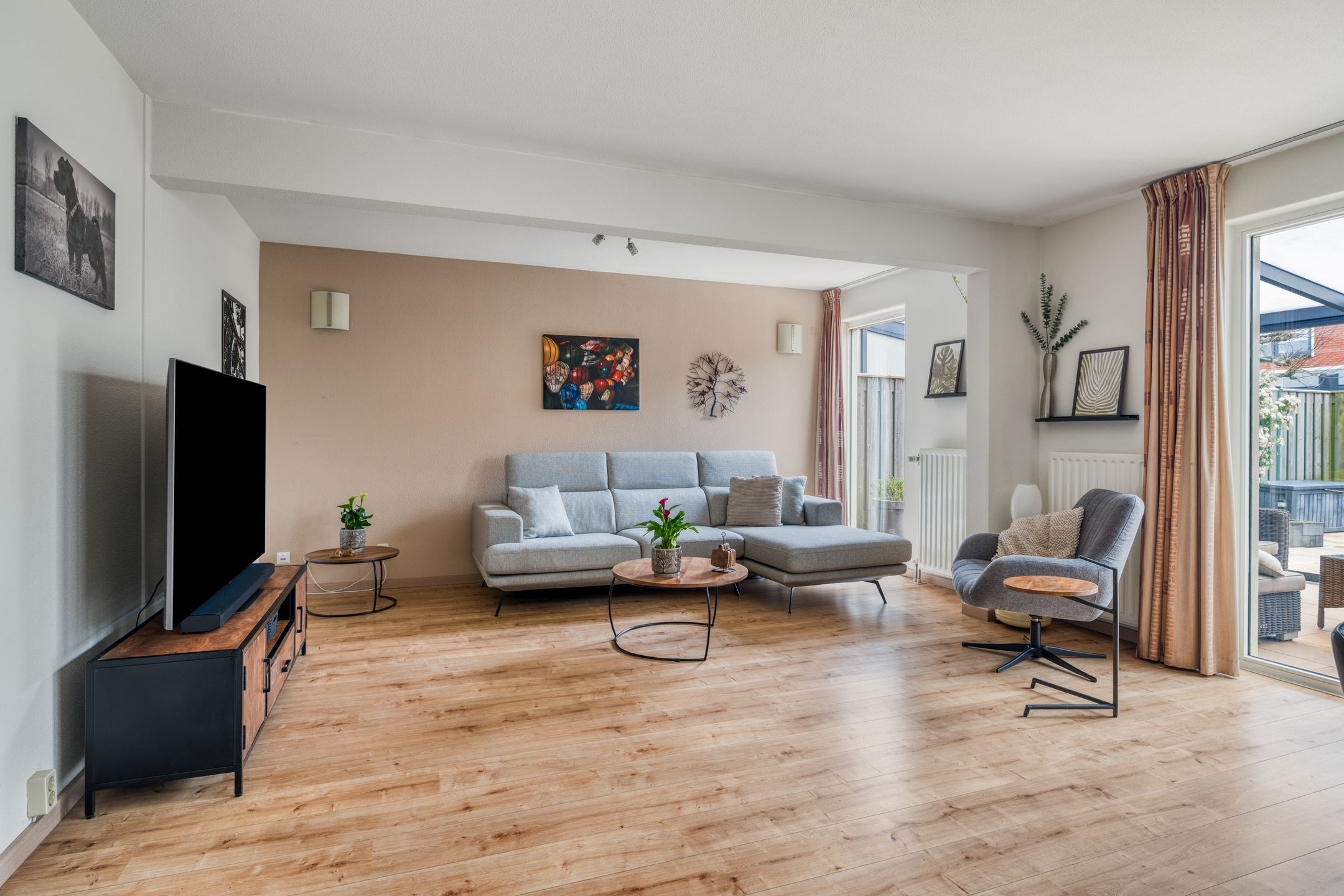 Spacious and Sustainable Semi-Detached Family Home with Five Bedrooms, Garden Room, and Excellent Energy Rating — 12