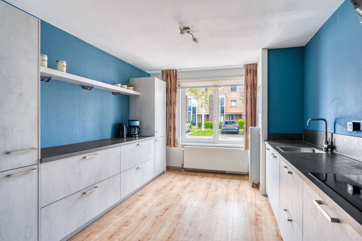 Spacious and Sustainable Semi-Detached Family Home with Five Bedrooms, Garden Room, and Excellent Energy Rating — 20