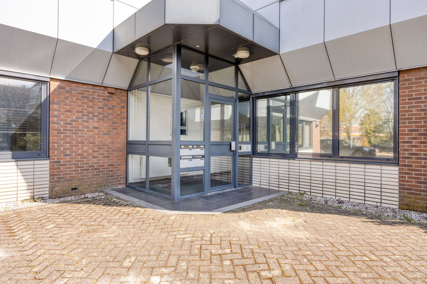 Bekijk foto 4 van Lentedans 50-B