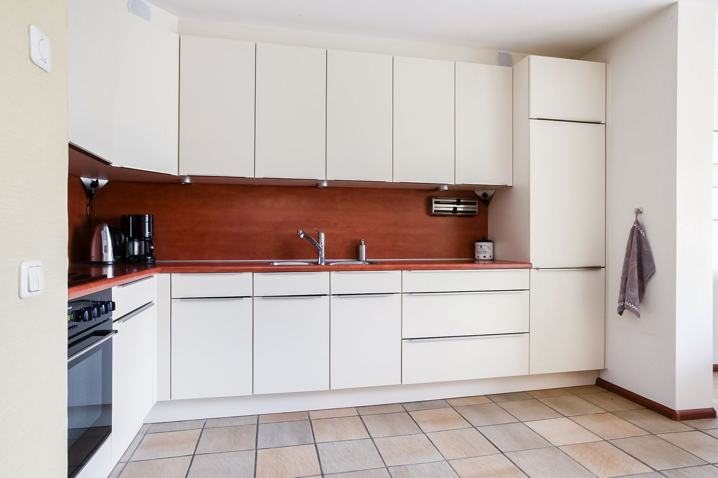 Spacious semi-detached family home with double garage in child-friendly Welgelegen district — 14