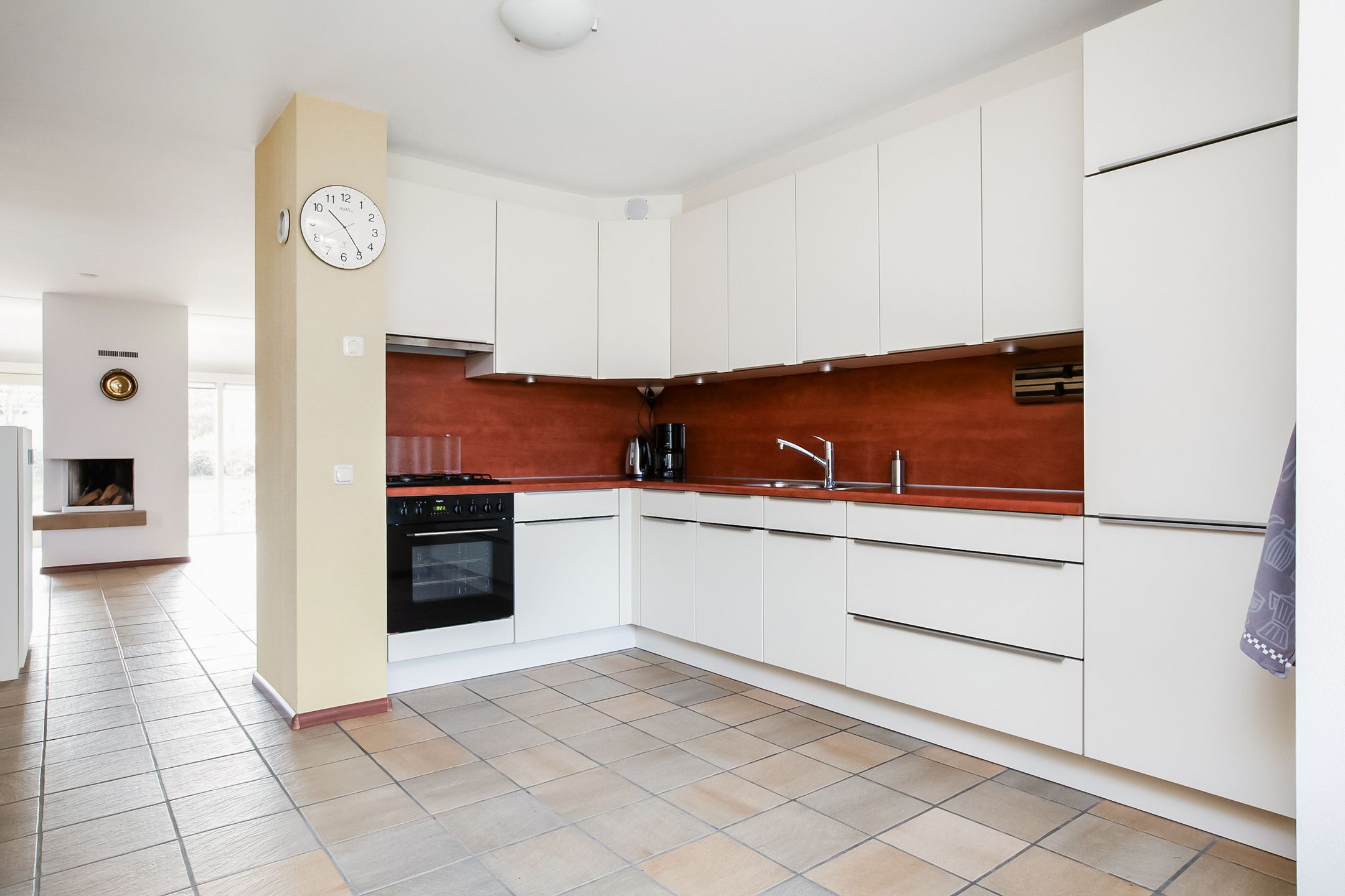 Spacious semi-detached family home with double garage in child-friendly Welgelegen district — 15