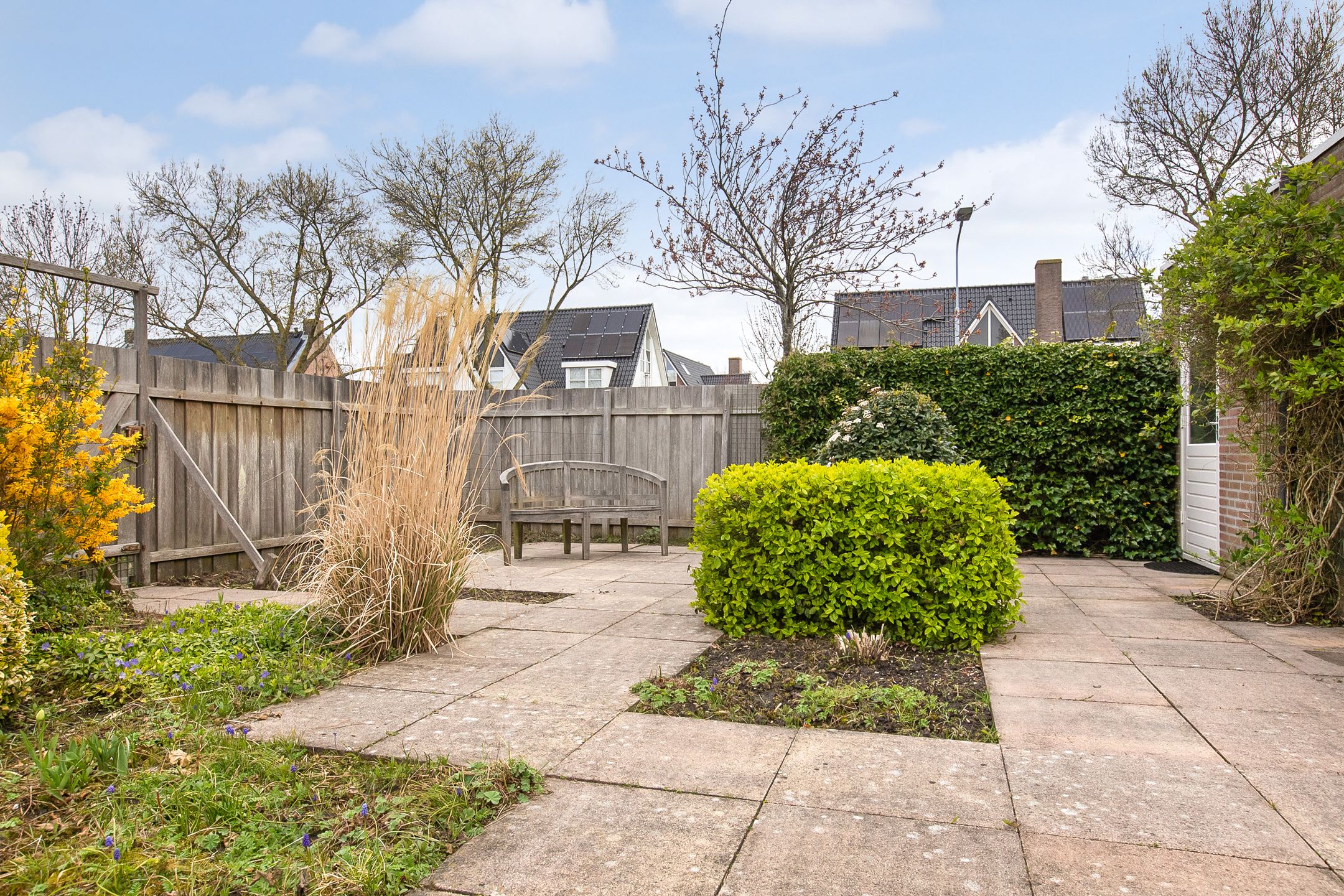 Spacious semi-detached family home with double garage in child-friendly Welgelegen district — 33