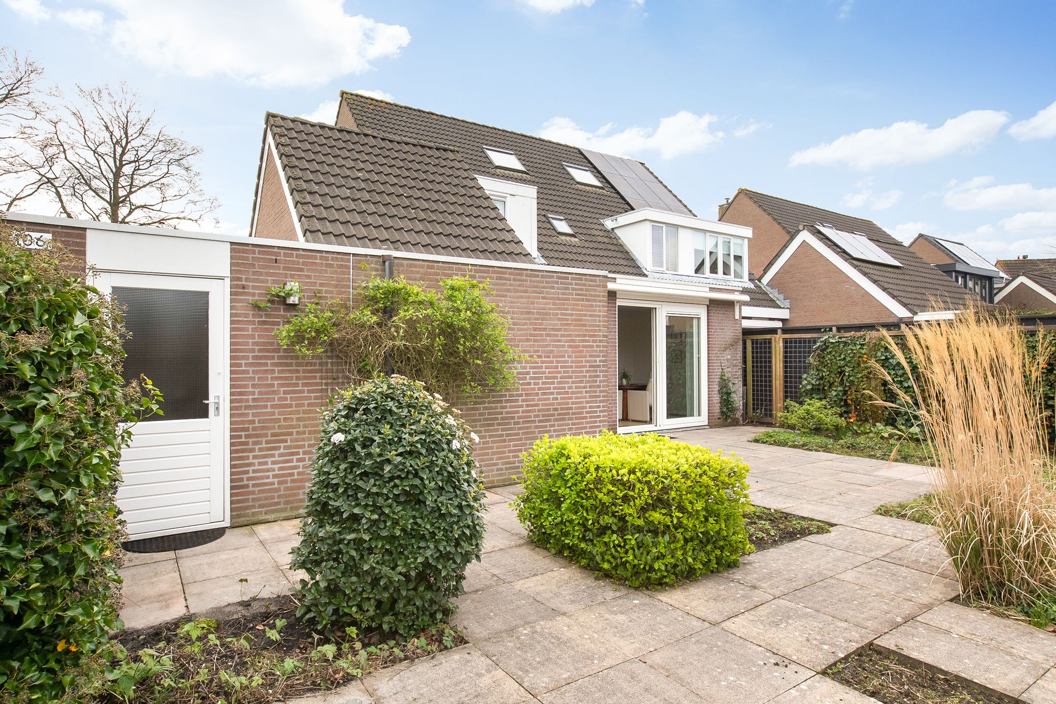 Spacious semi-detached family home with double garage in child-friendly Welgelegen district — 30