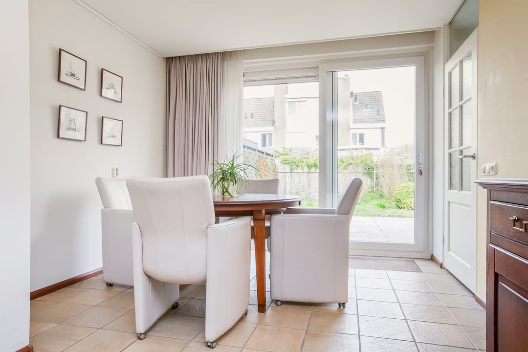 Spacious semi-detached family home with double garage in child-friendly Welgelegen district — 16