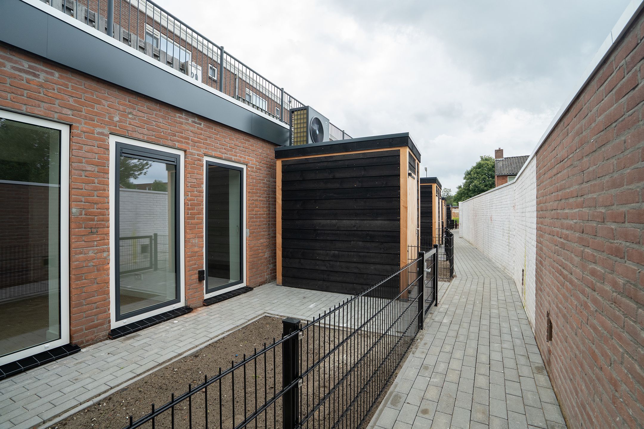 Spacious and Modernly Finished Ground Floor Apartment with Garden — 21