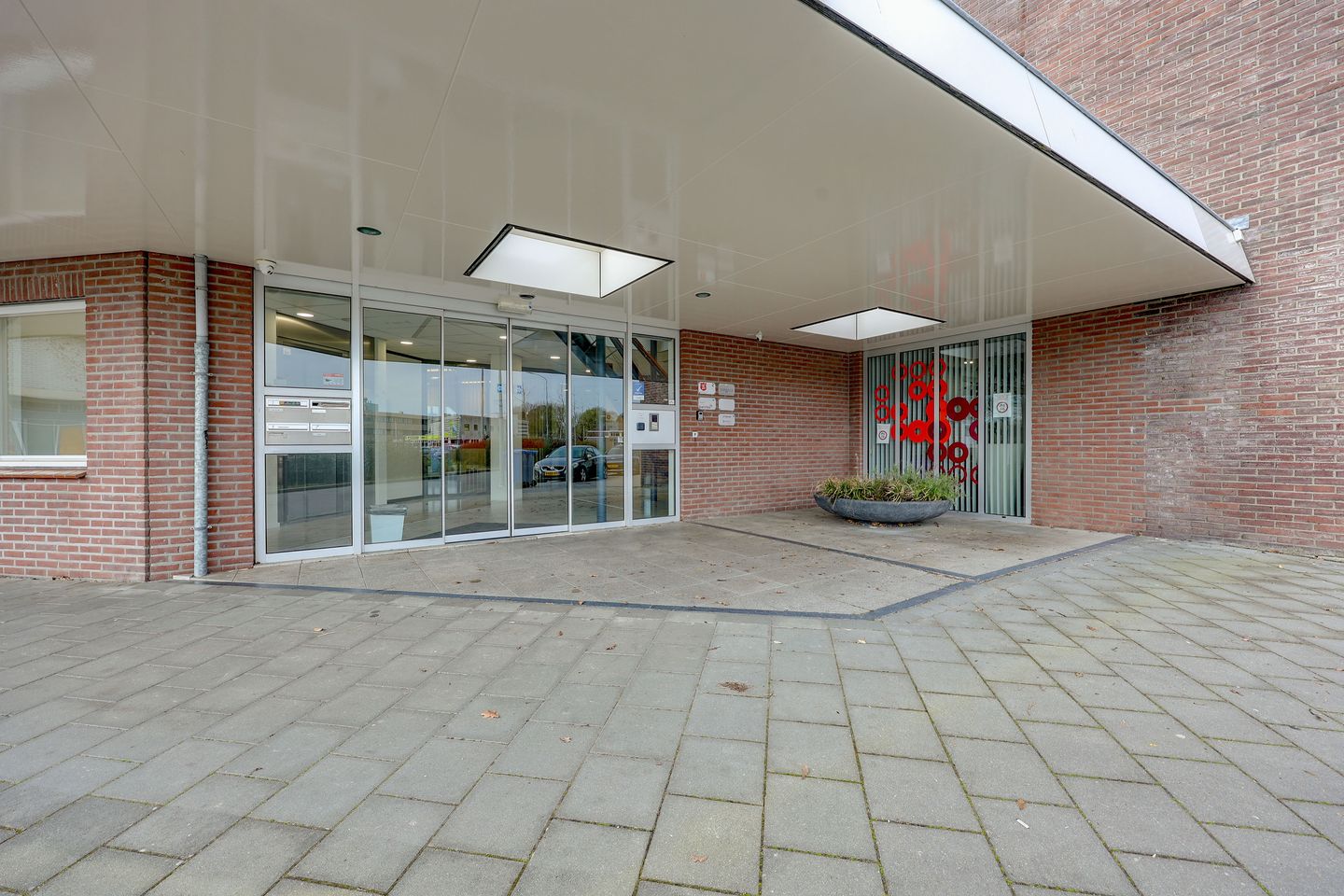 View photo 2 of De Meent 6-8