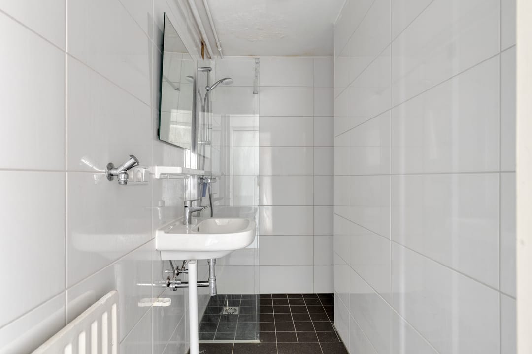 Spacious 3-room apartment with sunny southwest balcony on the 7th floor — 13