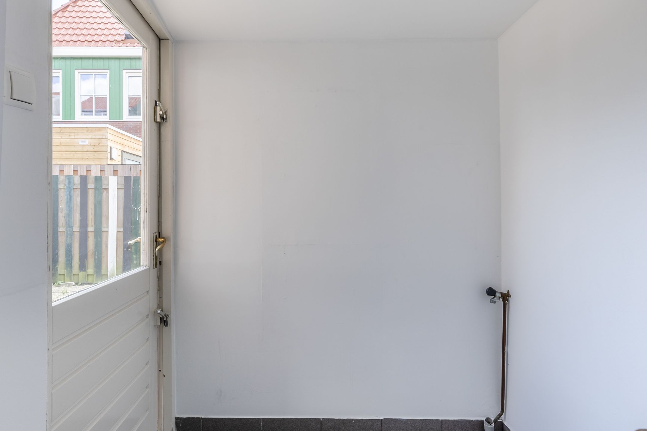 Spacious corner home with new foundation and five bedrooms in Rosmolenbuurt — 18